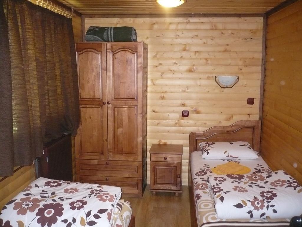 Guest House Chobaka Trigrad Pokoj fotografie