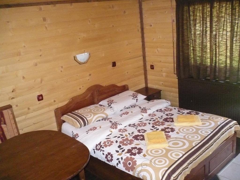 Guest House Chobaka Trigrad Pokoj fotografie